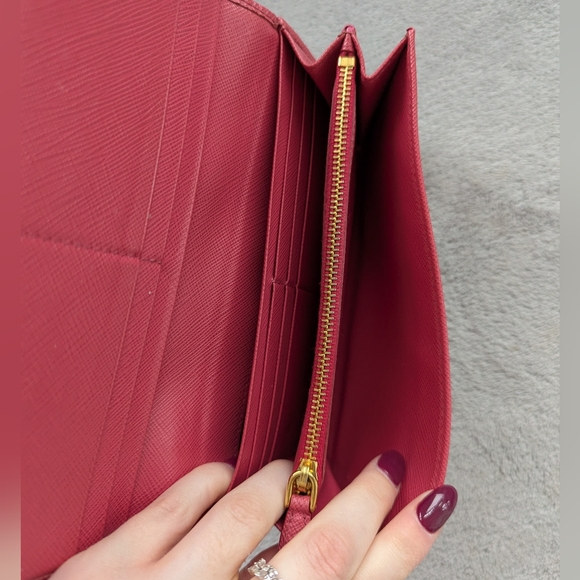 Pink Prada long wallet with gold bar - Picture 11 of 16